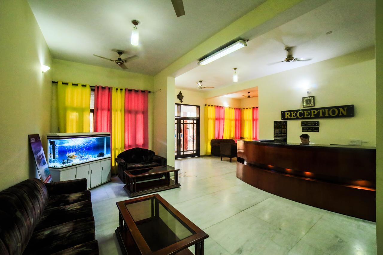 Hotel Neeraj Bhawan- Triveni Ghat Rishīkesh Exterior foto